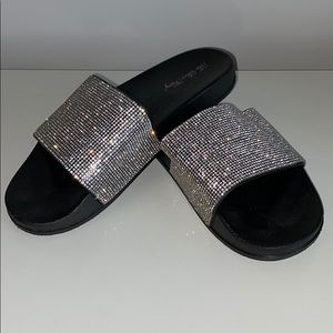 Shoe fairy slides